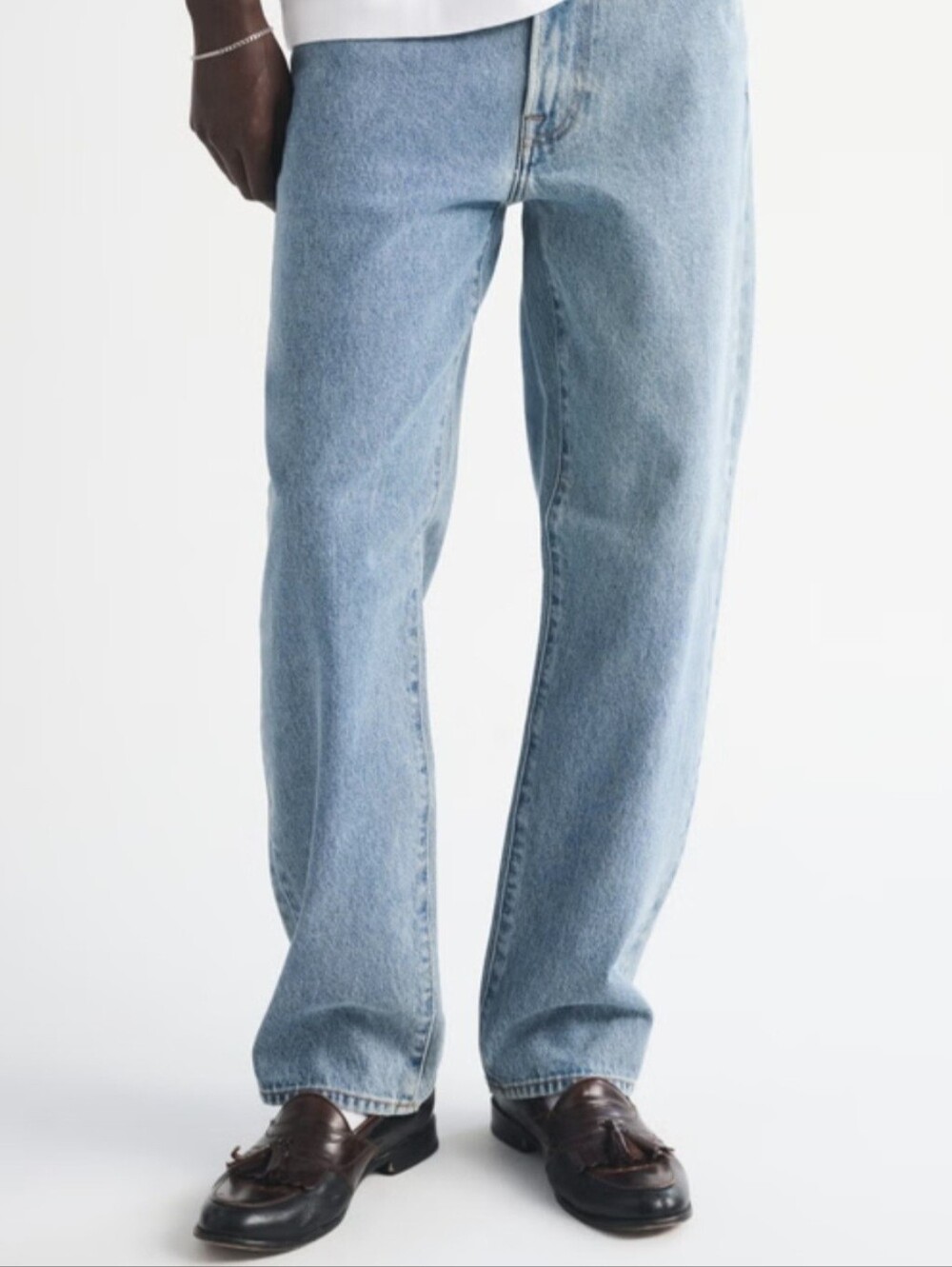 Abercombie and Fitch Relaxed Straight Rigid Denim. 32W X 32L